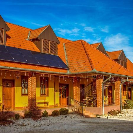 Nosztalgia Vendeghaz Hotel Залегершег Екстериор снимка