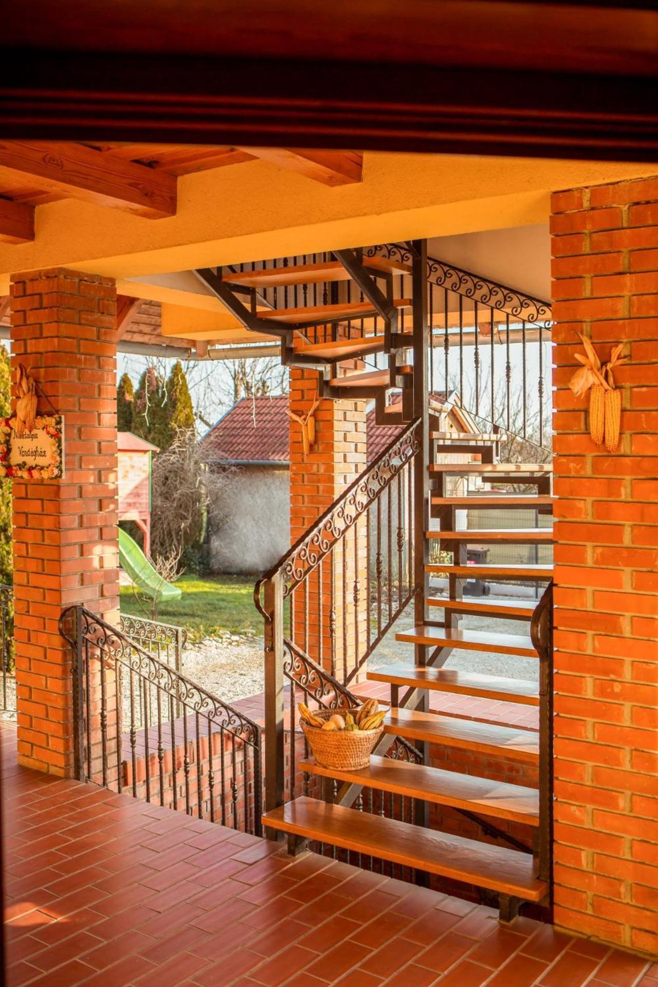 Nosztalgia Vendeghaz Hotel Залегершег Екстериор снимка