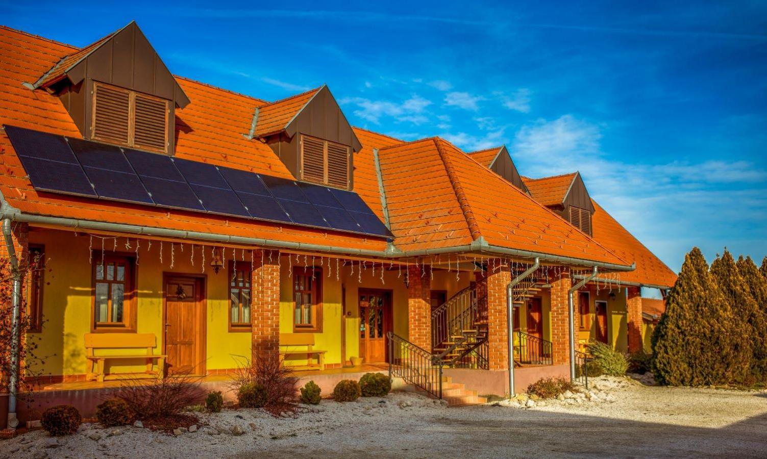 Nosztalgia Vendeghaz Hotel Залегершег Екстериор снимка